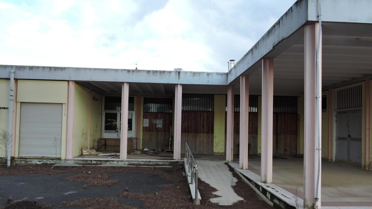 La scuola elementare di Albinia distrutta dall'alluvione del 2012
