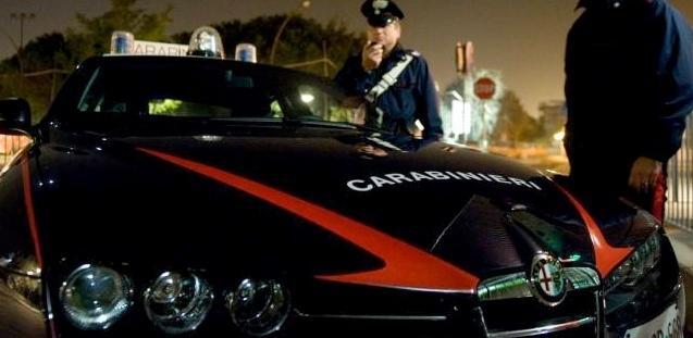 Una pattuglia dei carabinieri (foto d'archivio)