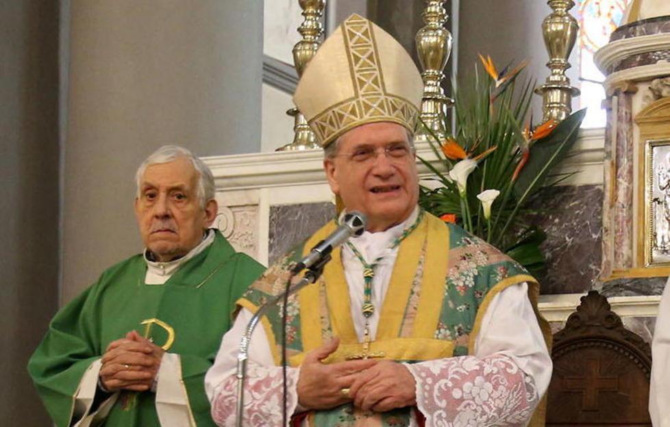 Messa del vescovo nel PalaCarrara