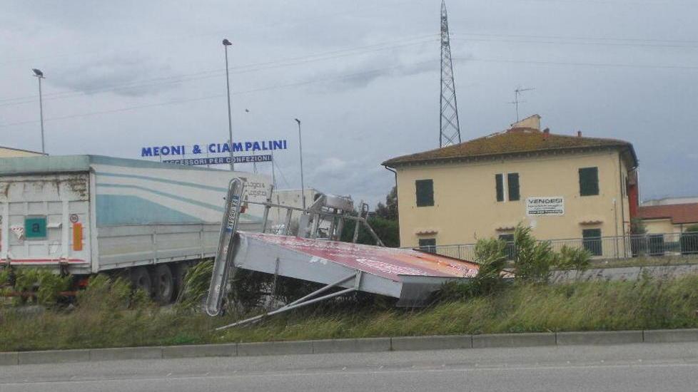Tempesta di vento, richieste per i danni entro martedì