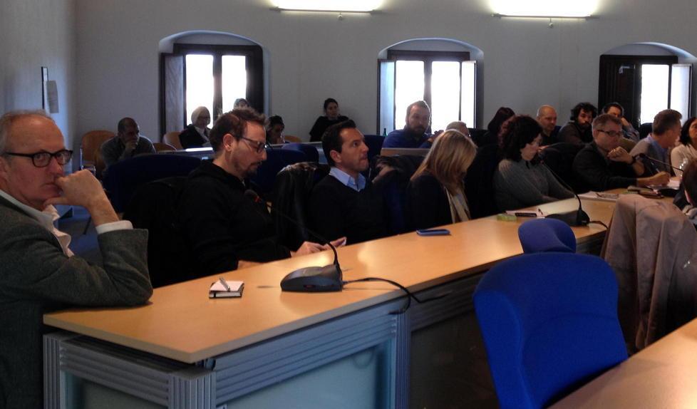 «Conti ko, chiudere tipografia e bar» 