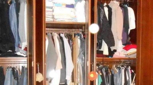 Ladri di notte in casa rubati soldi, cellulare e scatole di biscotti