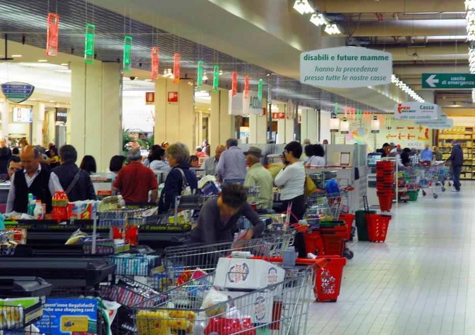 Commercio, sciopero per le festività 