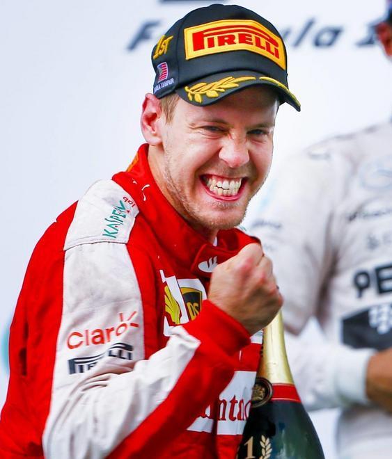 Formula 1, Vettel festeggia con i tecnici