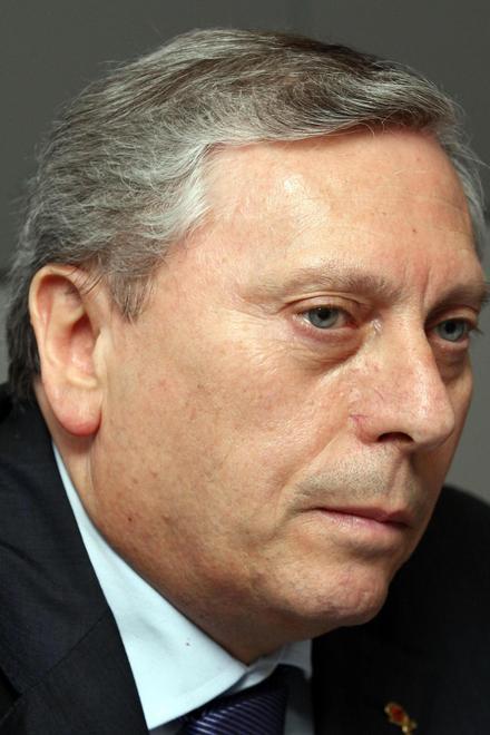 In pochi minuti Rinaldi chiede di lasciare Poggioreale