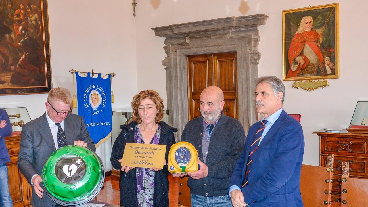 Da sinistra il dottor Cecchini, i genitori di Alice e il rettore Massimo Augello