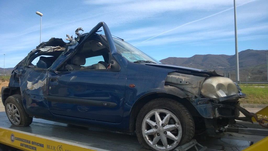L'auto della macchina su cui viaggiava la bambina