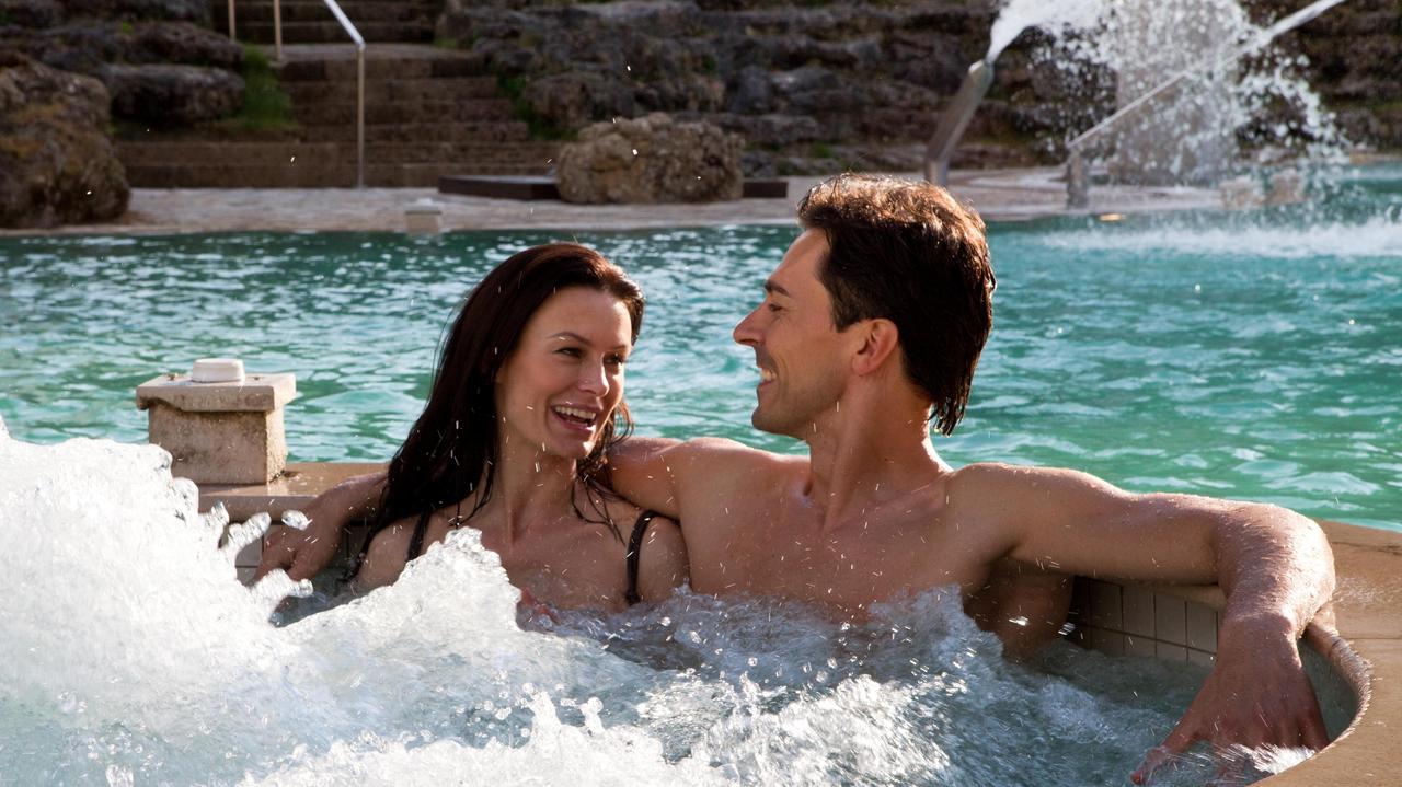 Una piscina termale (foto d'archivio)