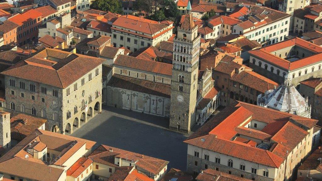 Una veduta dall'alto del centro storico di Pistoia