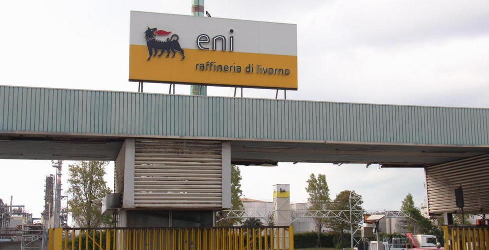 L'ingresso della raffinerai Eni di Stagno 