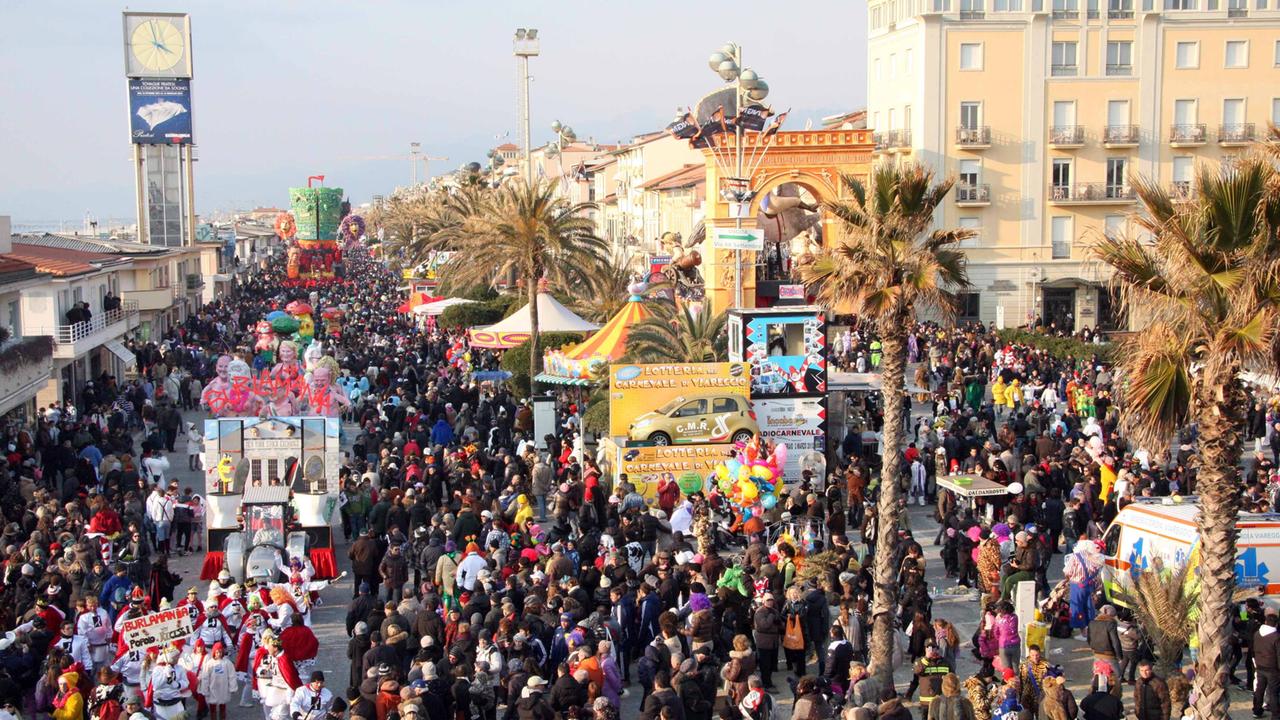 Una sfilata del Carnevale di Viareggio