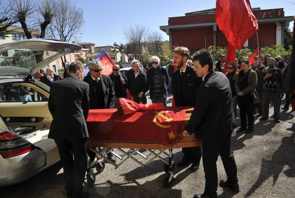 Bandiere rosse per l’addio a Buchetti
