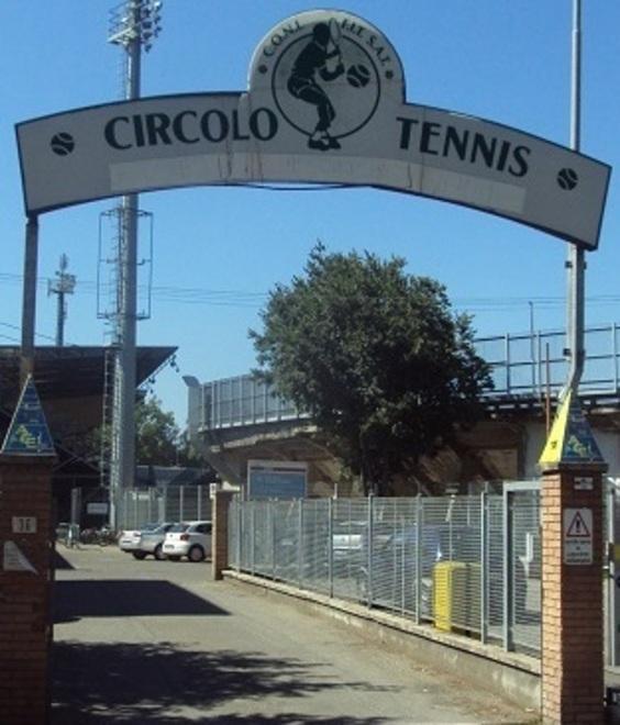 Il tennis chiude a Pasqua: è rivoluzione