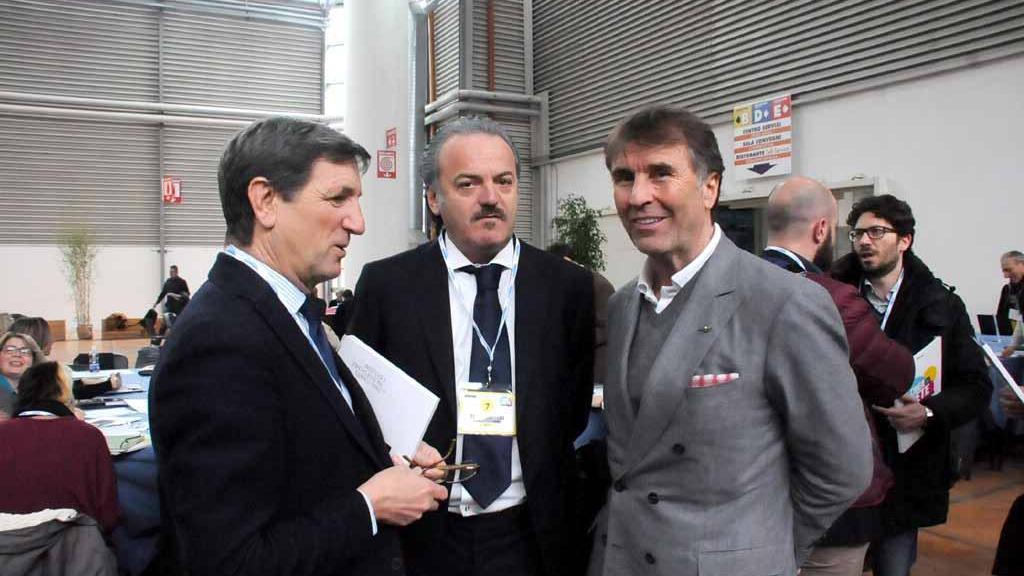 Brunello Cucinelli con il sindaco Angelo Zubbani e Dino Sodini