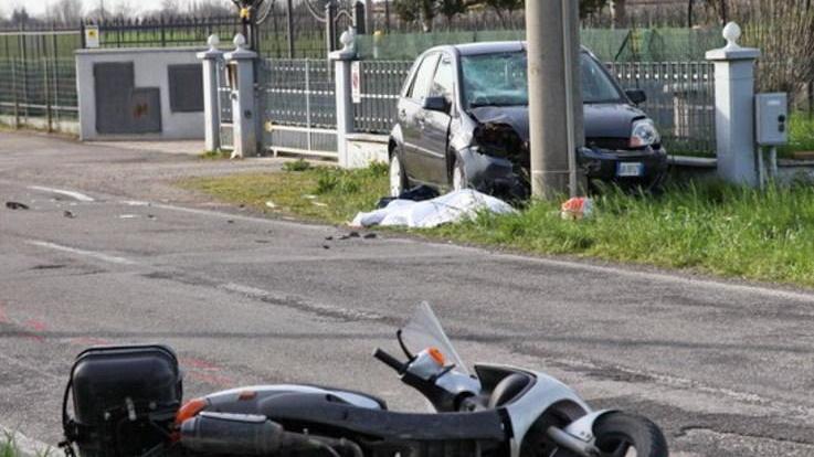 Tamponato da un’auto muore 67enne di Magreta