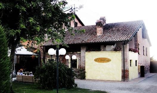 Gruppo di clienti-teppisti semina il panico dopo cena 