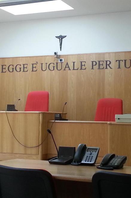 Truffa milionaria sui mutui casa in quindici alla sbarra 