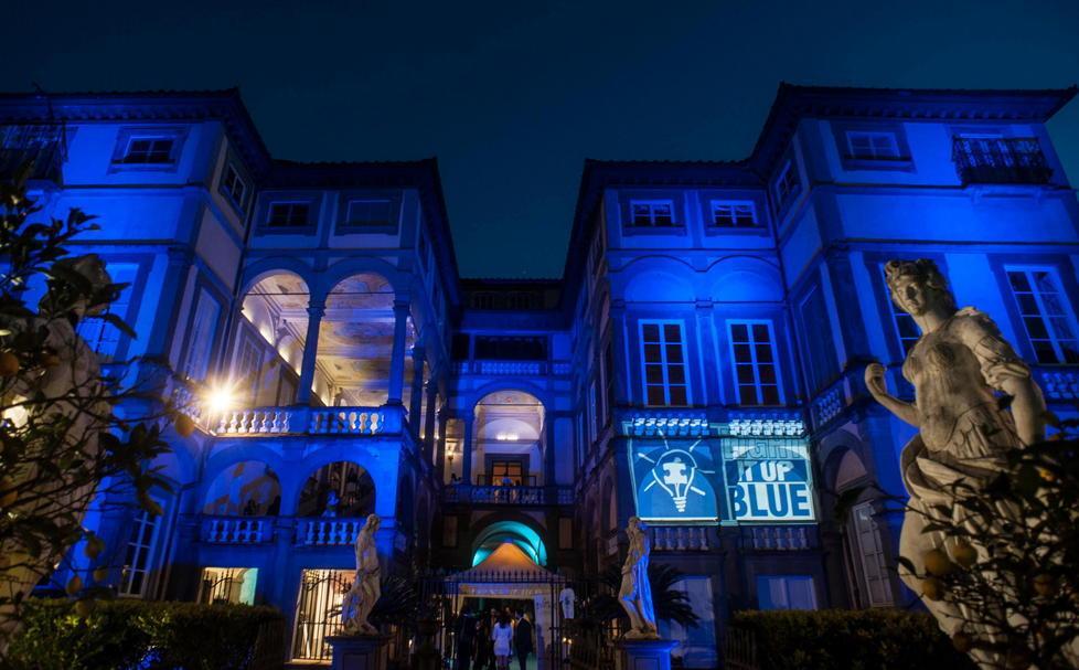 Il blu di Palazzo Pfanner per “illuminare” l’autismo 