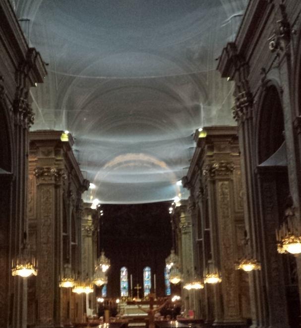Ecco il Duomo aperto con le reti di protezione 