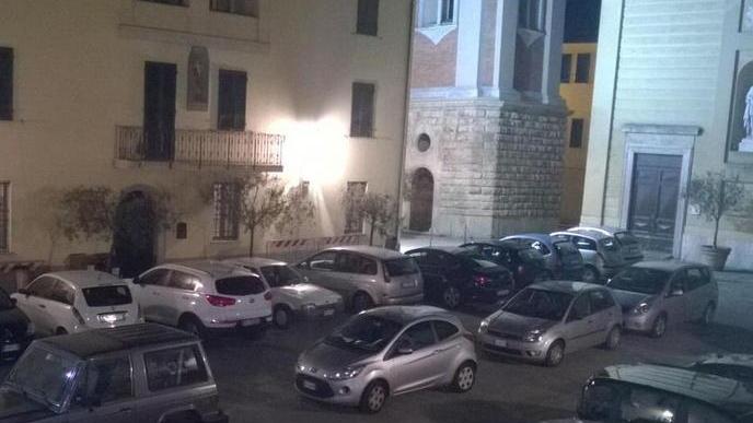 Ponsacco di sera, terra di nessuno