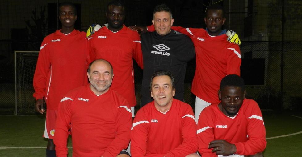 Emozioni e gol nello scontro 4 Ladroni-Grimaldi Immobiliare