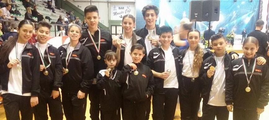 Una pioggia di medaglie alla scuola “Dream Dancing”