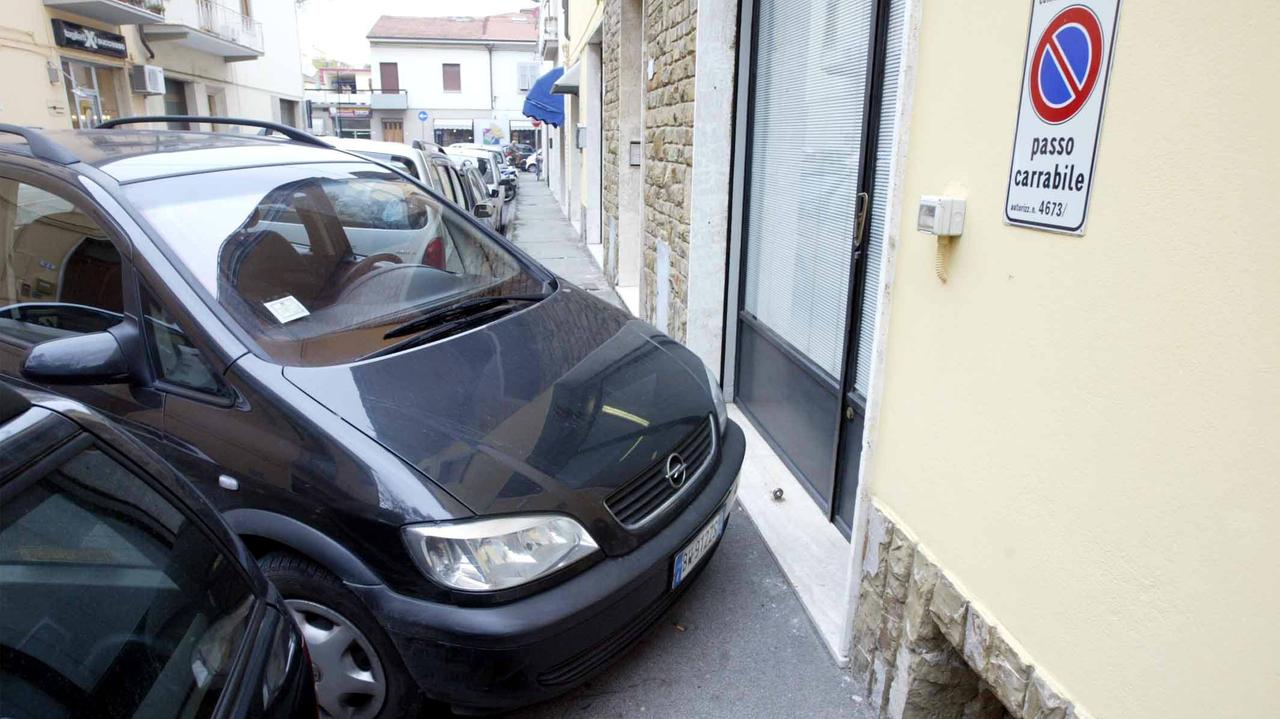 Un passo carrabile occupato