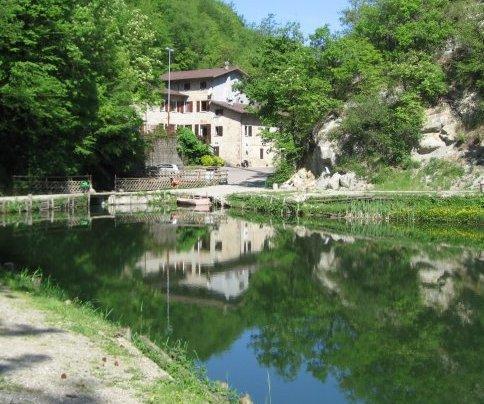 “Mulino del Tasso”, asta fallimentare per l’edificio e il lago 