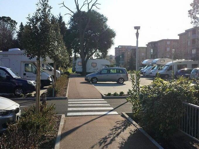 Area di sosta chiusa Camper nei parcheggi 