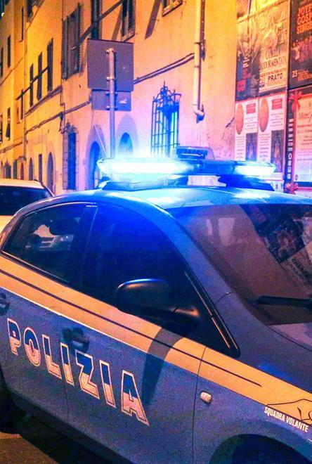 Coltellate in pieno centro Feriti due uomini