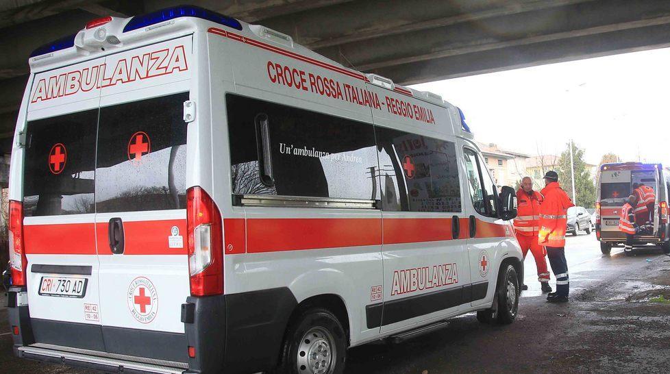 Auto nel canale, colpa dell’eccessiva velocità 