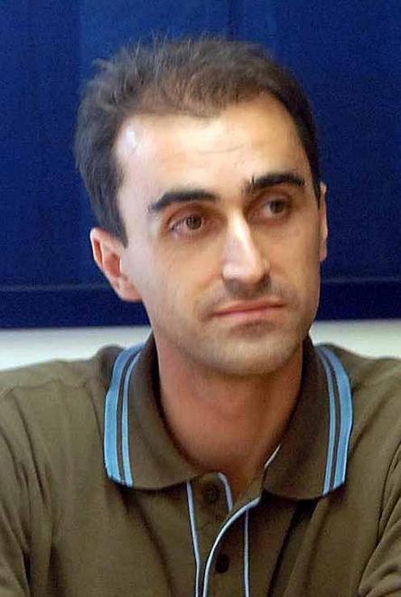 Carrara, cartelli di pericolo e controlli in via Argine Destro 