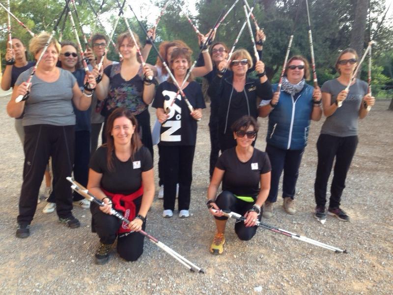Alcuni esponenti dell'associazione Nordic walking Costa degli etruschi