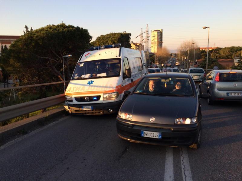 L'ambulanza dell'Svs di Collesalvetti 