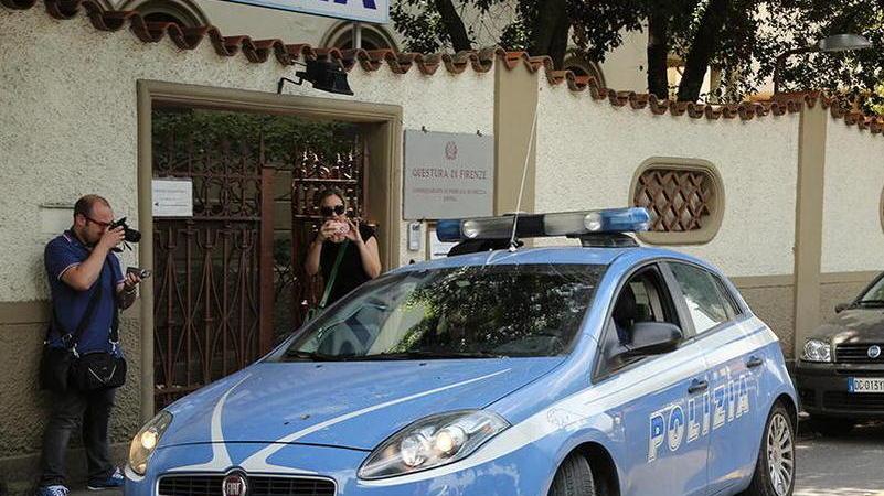 Non si ferma all’alt, inseguito e arrestato