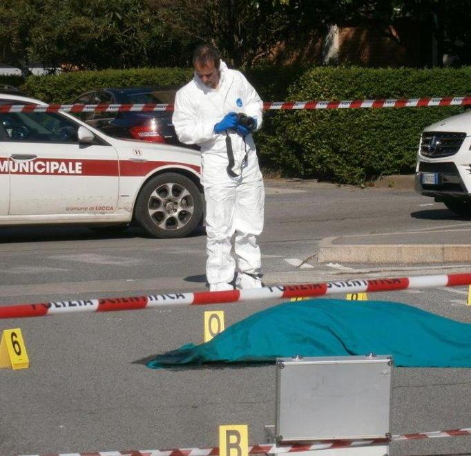 Piazza chiusa per consentire gli accertamenti