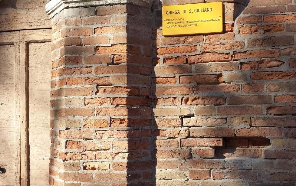 La chiesa di San Giuliano e i ladri di mattoni 