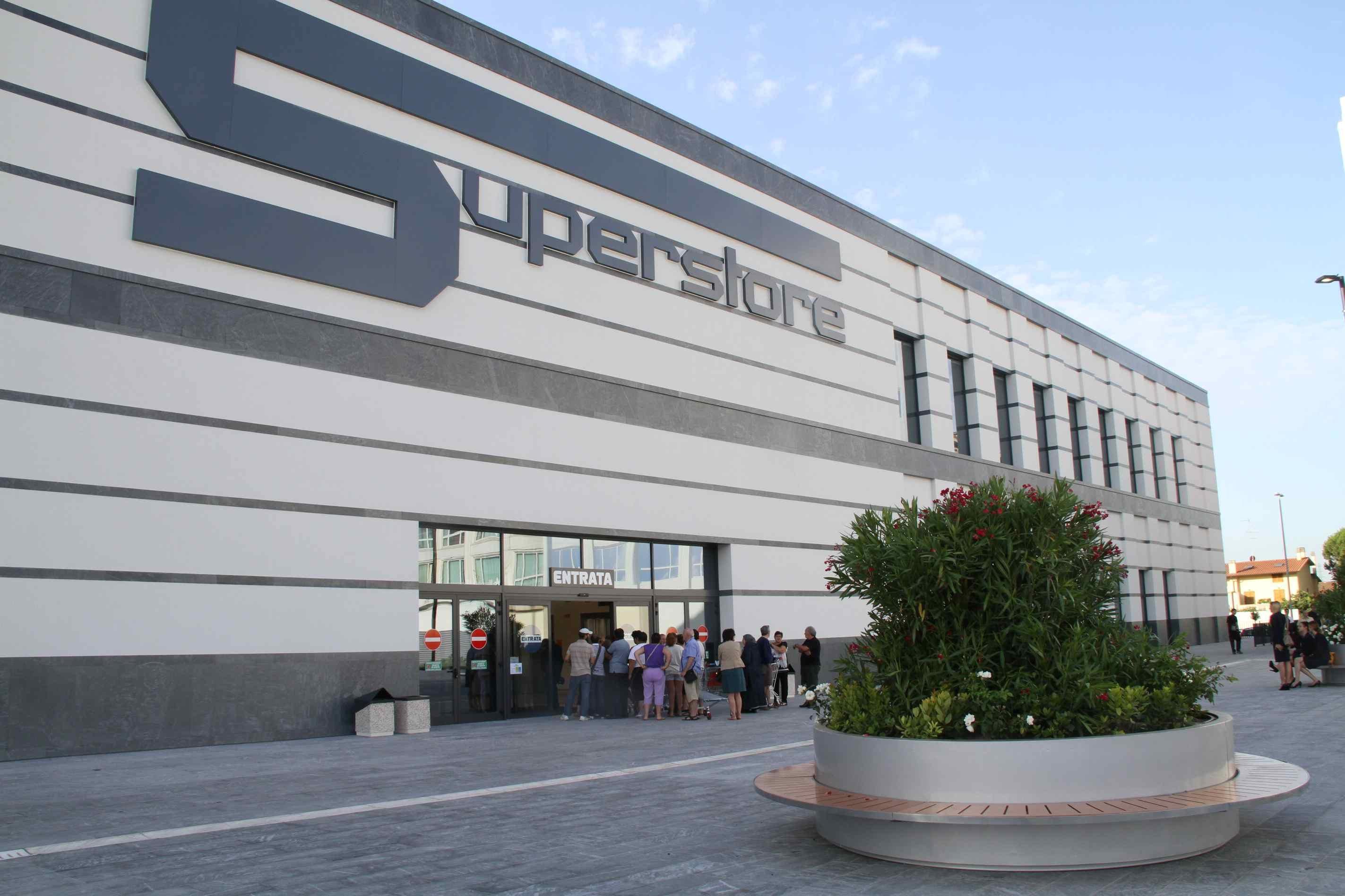 Il nuovo supermercato Esselunga di Pratilia