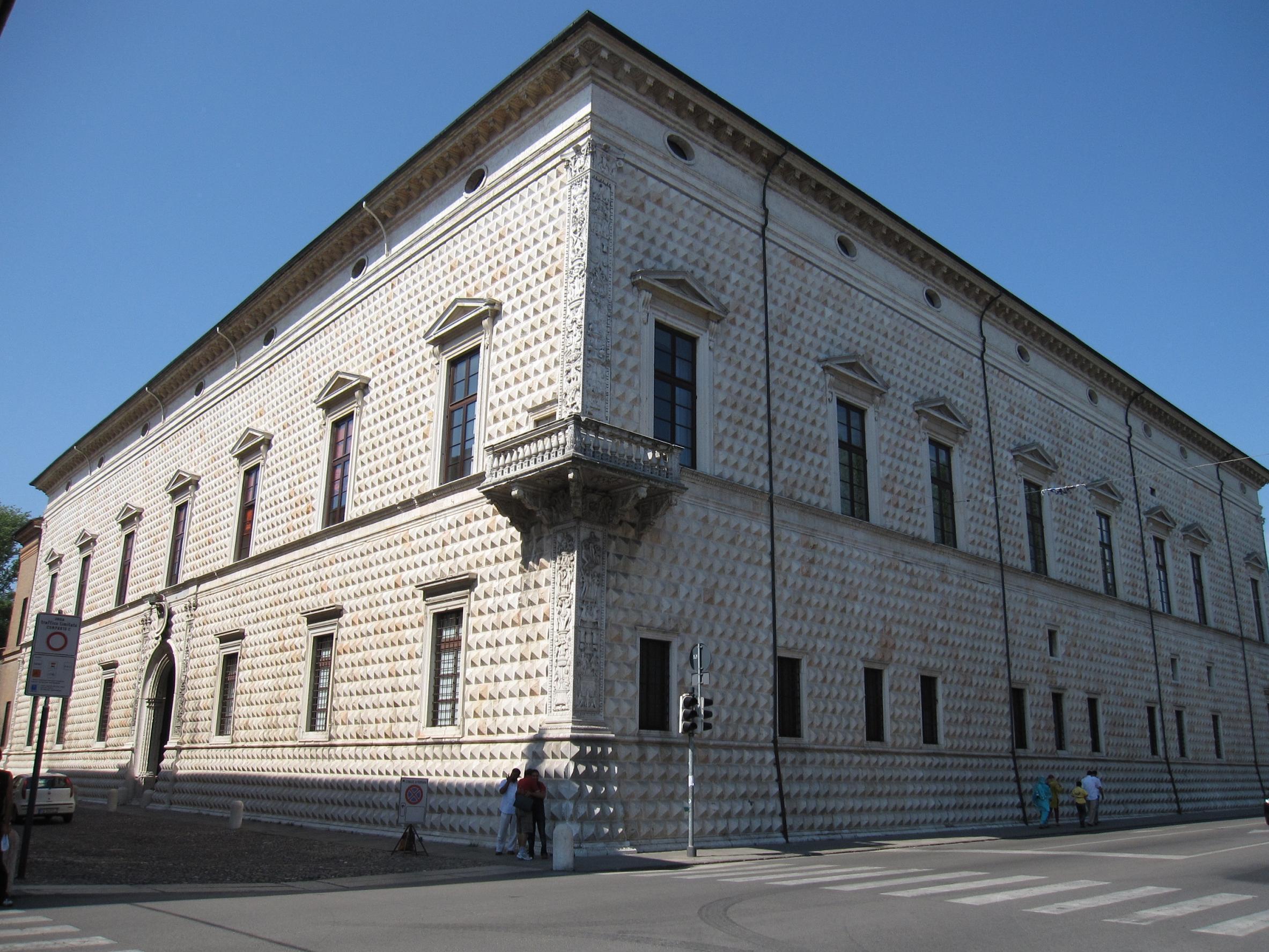 Palazzo dei Diamanti