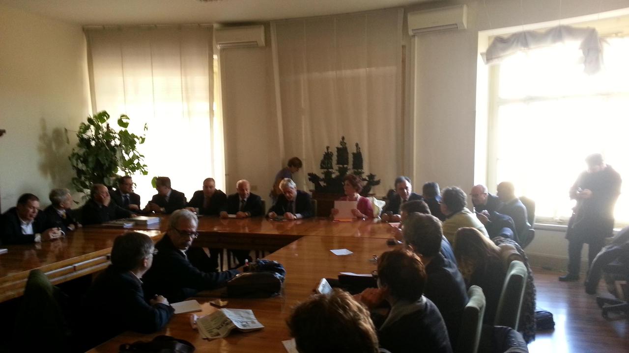 Il tavolo al ministero dello Sviluppo economico con i partecipanti all'incontro sul piano Cevital