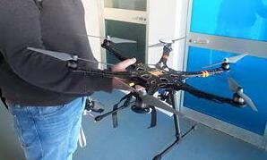 Stavolta il drone riprende l’attacco