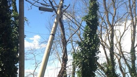 Il sindaco Spinelli: «Cavi ancora sospesi Telecom intervenga»