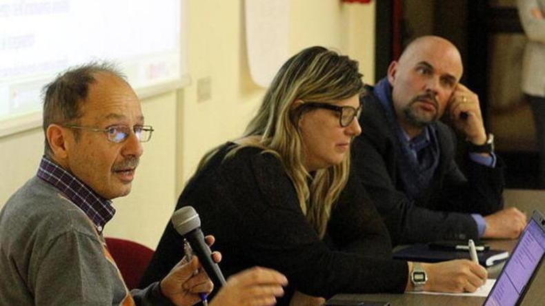 Ansia, paura e dubbi riversati nell’auditorium In duecento all’incontro