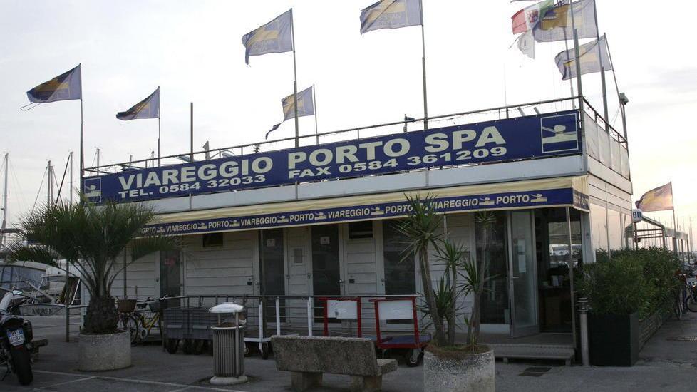 Viareggio Porto, diportisti furibondi