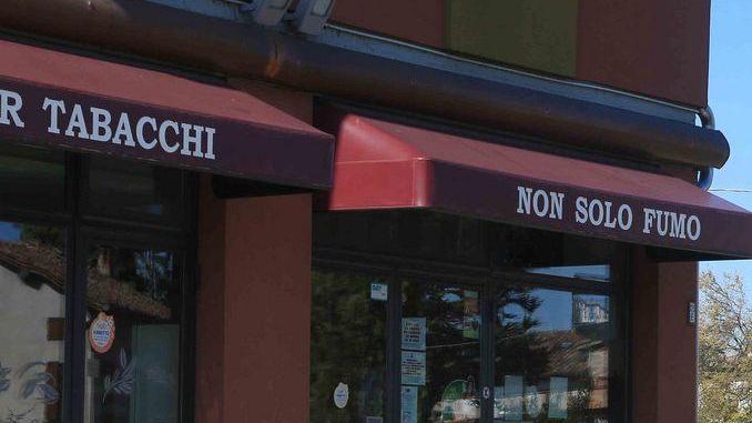 Furto di sigarette e valori bollati