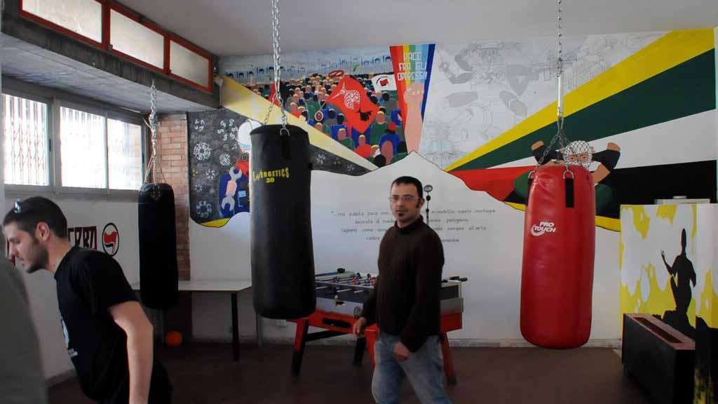 La palestra popolare aperta a Massa