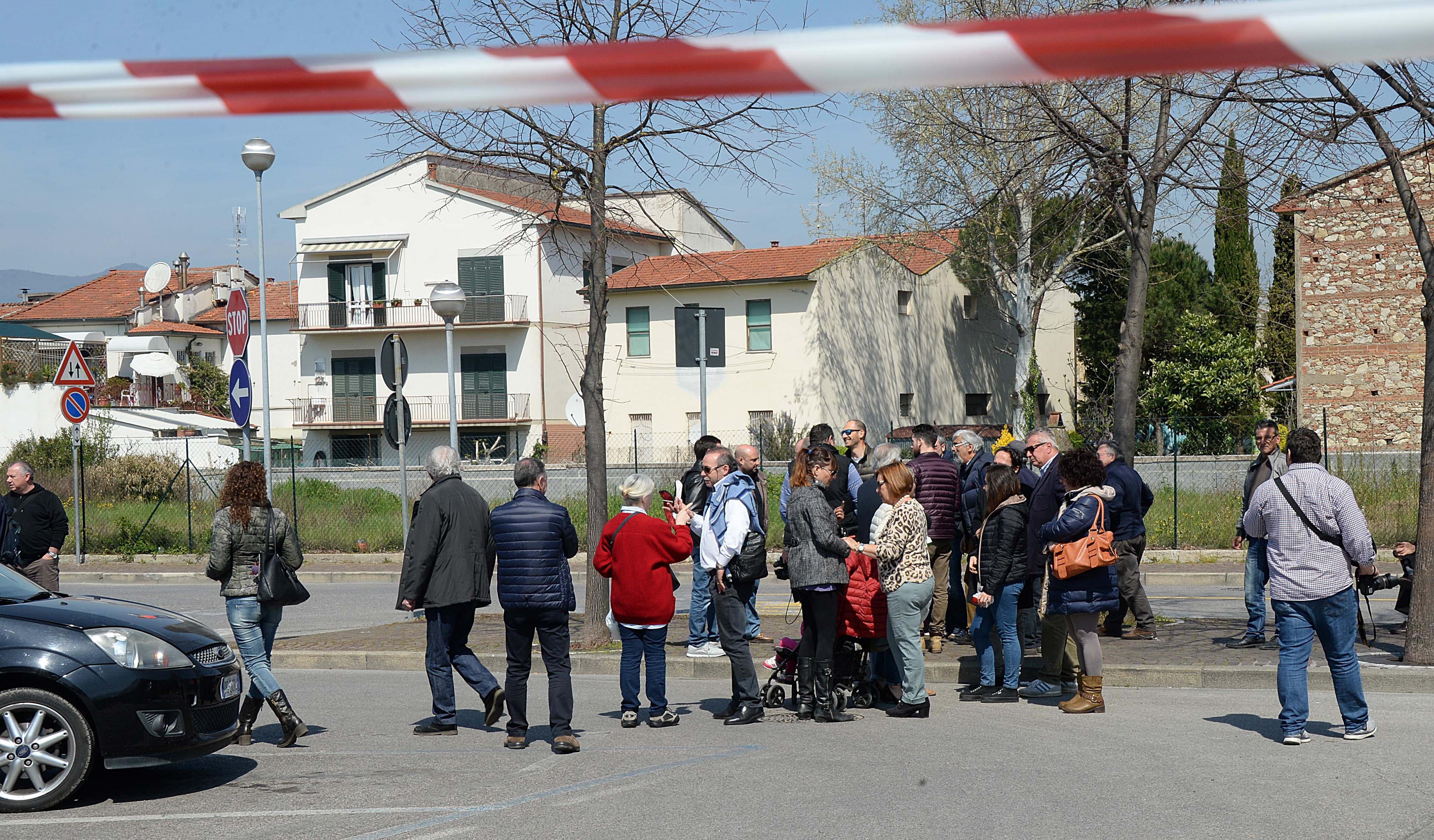 In cinquanta alla protesta contro gli abusivi del parcheggio