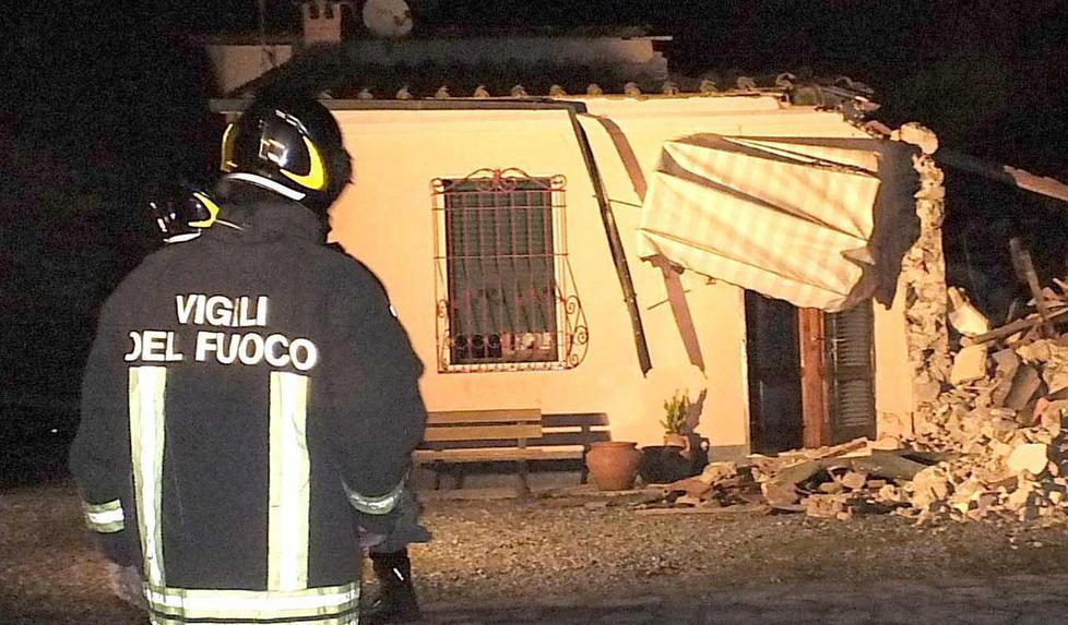 «Cari sindaci e assessori venite a spalare con noi» 