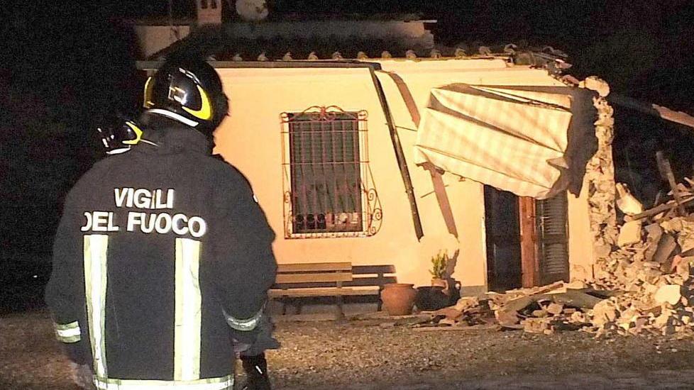 «Cari sindaci e assessori venite a spalare con noi»