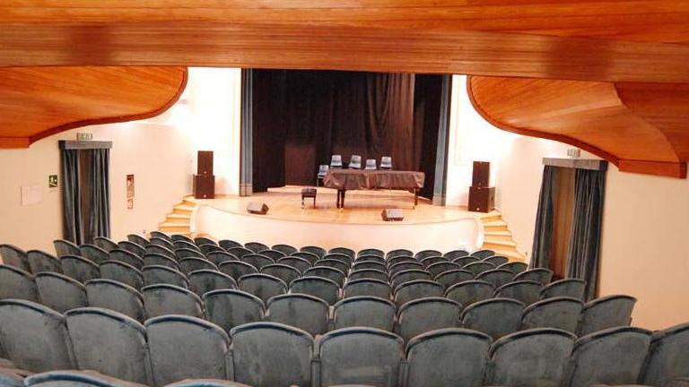 Fiori d’arancio sul palco del teatro Verdi